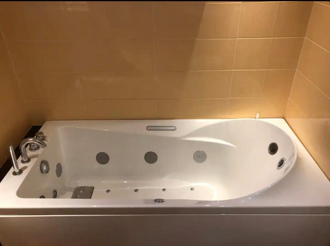 Vasca Idromassaggio, Appartamento Incantevole Sanremo Luaran gambar